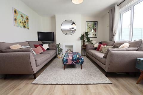 undefined, South Close, Walton