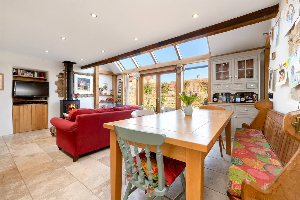 Living/Dining Area