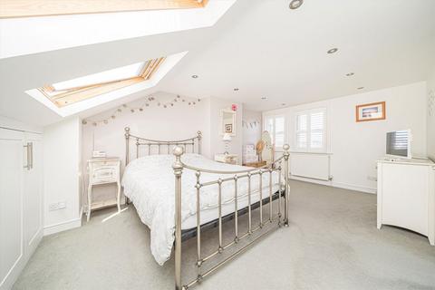 67 Fourth Cross Road, Twickenham, TW2 5EP