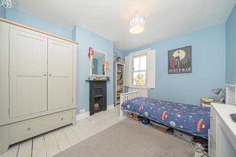 67 Fourth Cross Road, Twickenham, TW2 5EP