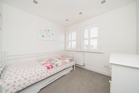 67 Fourth Cross Road, Twickenham, TW2 5EP