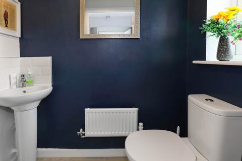 3 bedroom end of terrace house for sale, Settle Vale, Morley