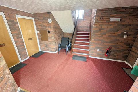 1 bedroom apartment for sale, Chestnut House, Brook Court, Sandbach