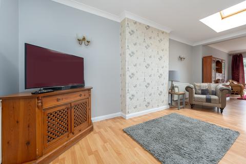 2 bedroom semi-detached bungalow for sale, Drysdale Avenue, Chingford, E4