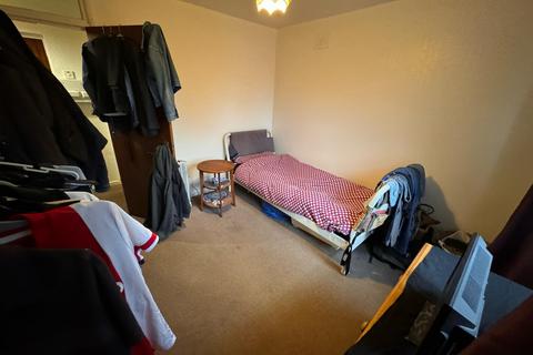 1 bedroom flat to rent, Ilkley Road, Otley, West Yorkshire, UK, LS21