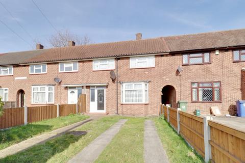 3 bedroom terraced house for sale, Cawdor Avenue, South Ockendon RM15