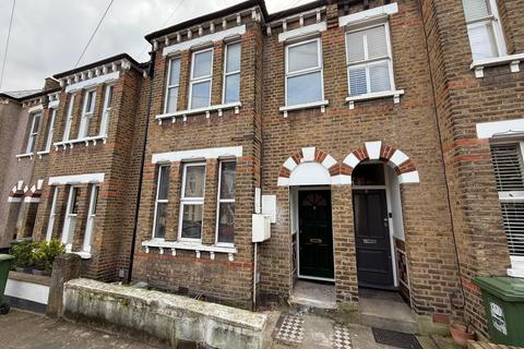 3 bedroom house to rent, Gillian Street, Ladywell, SE13