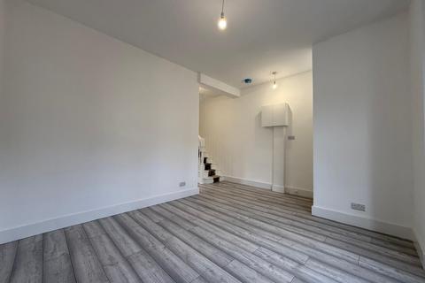 3 bedroom house to rent, Gillian Street, Ladywell, SE13