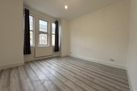 3 bedroom house to rent, Gillian Street, Ladywell, SE13