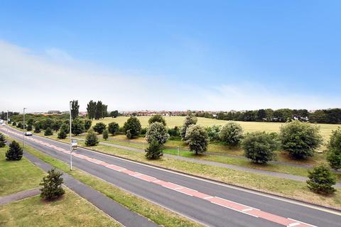 2 bedroom flat for sale, Groombridge Avenue, Eastbourne