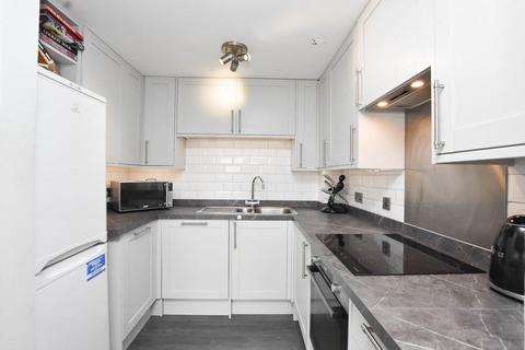 2 bedroom flat for sale, Groombridge Avenue, Eastbourne