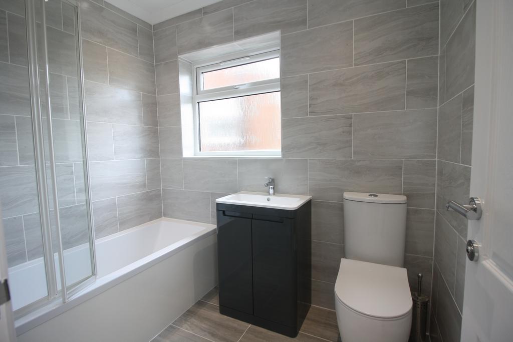 Family Bathrooom