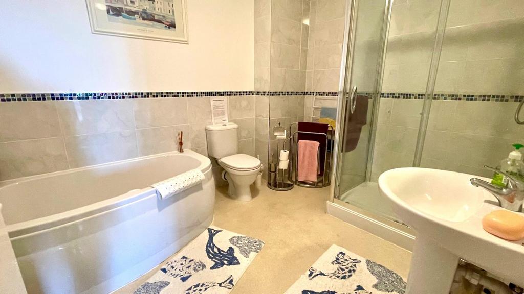 4 piece bathroom