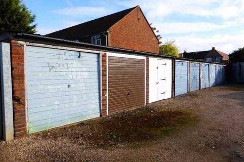 Garage to rent, Cavendish Close, Hayes UB4