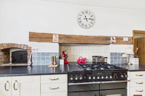 Old Corsend Farmhouse Corsend Road, Hartpury, Gloucester, GL19 3BP