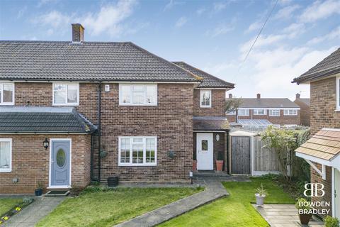 50 Stapleton Crescent, Rainham, RM13 7HA