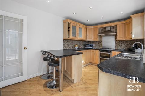 50 Stapleton Crescent, Rainham, RM13 7HA
