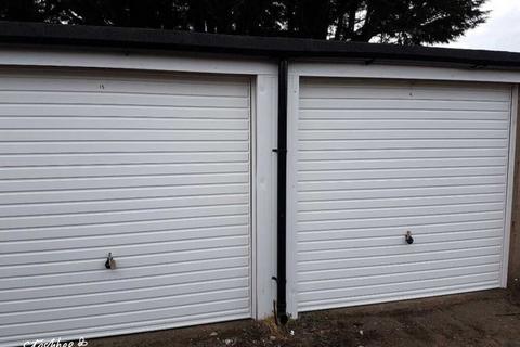 Garage to rent, Friend Avenue, Aldershot GU12