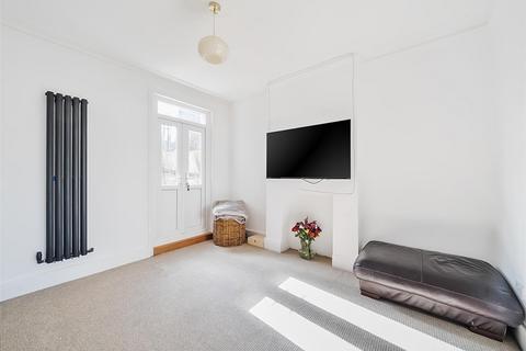 4 bedroom terraced house to rent, Strode Road, London, NW10