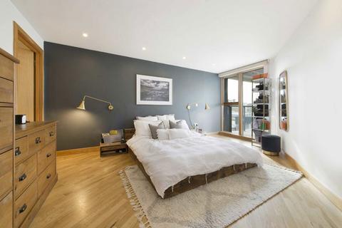 2 bedroom flat for sale, Wick Lane, London E3