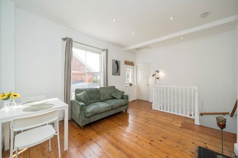 1 bedroom flat for sale, Darwin Road, London W5