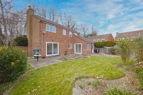 4 bedroom detached house for sale, Grange Way, Broadstairs, CT10