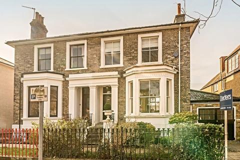 St. Leonard's Road, Surbiton KT6