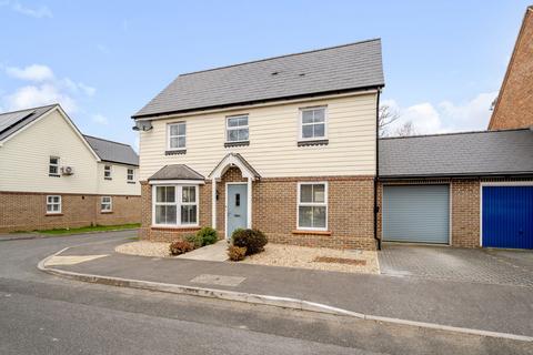 4 bedroom link detached house for sale, Chilworth Way, Sherfield-on-Loddon, Hook, RG27 0FD