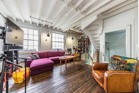 3 Gibraltar Walk, London, E2 7LH