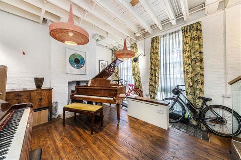 3 Gibraltar Walk, London, E2 7LH