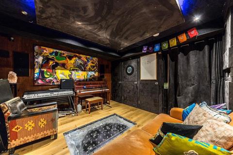 3 Gibraltar Walk, London, E2 7LH
