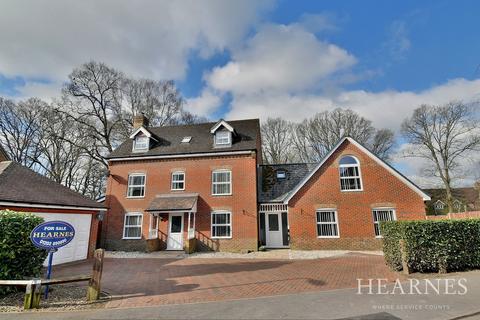 6 bedroom detached house for sale, Casterbridge Road, Ferndown, BH22