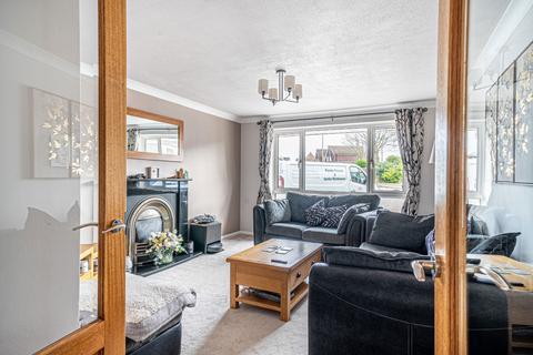 2 Foxmoor Close, Oakley, Basingstoke, RG23 7BQ