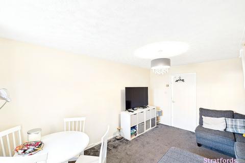 2 bedroom terraced house to rent, Waterloo Court, Bletchley, MK3