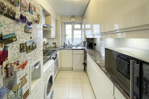 2 bedroom flat for sale, Ashford Road, London NW2