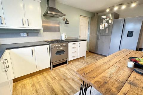 4 bedroom semi-detached house for sale, Pasture Close, Sutton Bonington