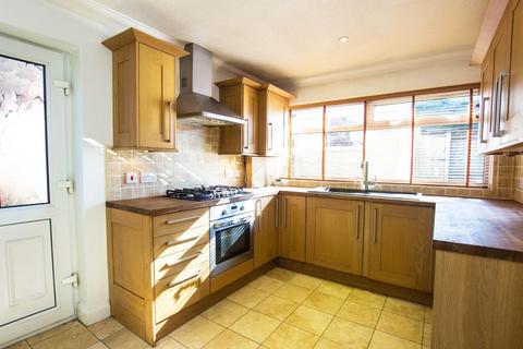 3 bedroom semi-detached house to rent, Pole Lane, Darwen