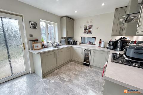 4 Monks Grove, Werrington, Peterborough, PE4 5AR