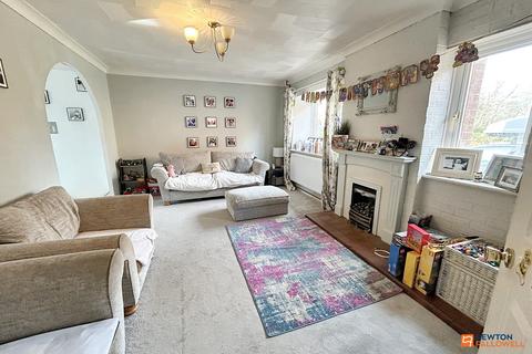 4 Monks Grove, Werrington, Peterborough, PE4 5AR