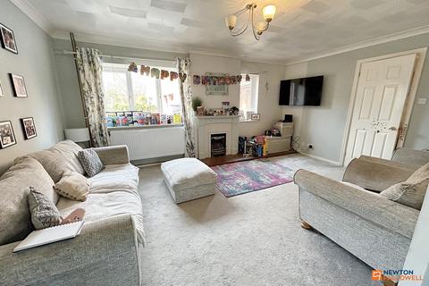 4 Monks Grove, Werrington, Peterborough, PE4 5AR