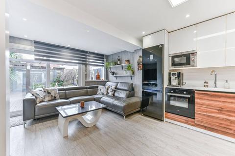 33 Lexden Road, Mitcham, CR4 1NL