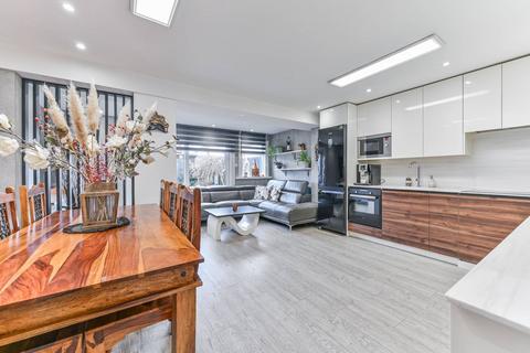 33 Lexden Road, Mitcham, CR4 1NL