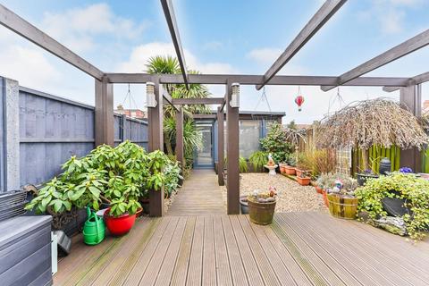 33 Lexden Road, Mitcham, CR4 1NL