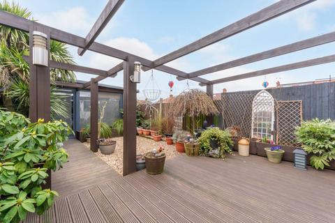 33 Lexden Road, Mitcham, CR4 1NL