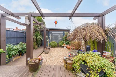 33 Lexden Road, Mitcham, CR4 1NL