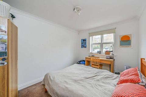 2 bedroom flat to rent, Bakery Close, Oval, London, SW9