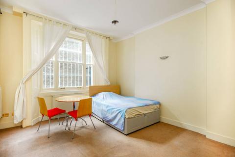 Studio to rent, Queens Gate Terrace, South Kensington, London, SW7