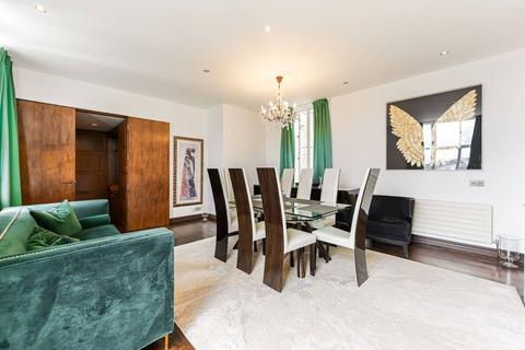 3 bedroom flat to rent, Marloes Road, Kensington, London, W8