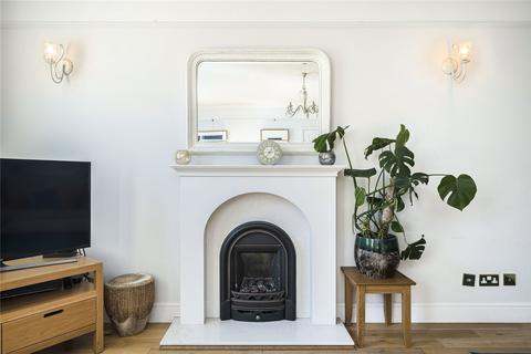 8 Admirals Gate, London, SE10 8JX