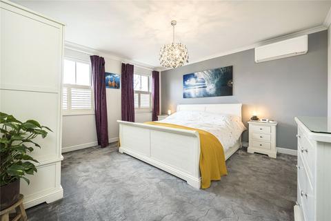 8 Admirals Gate, London, SE10 8JX